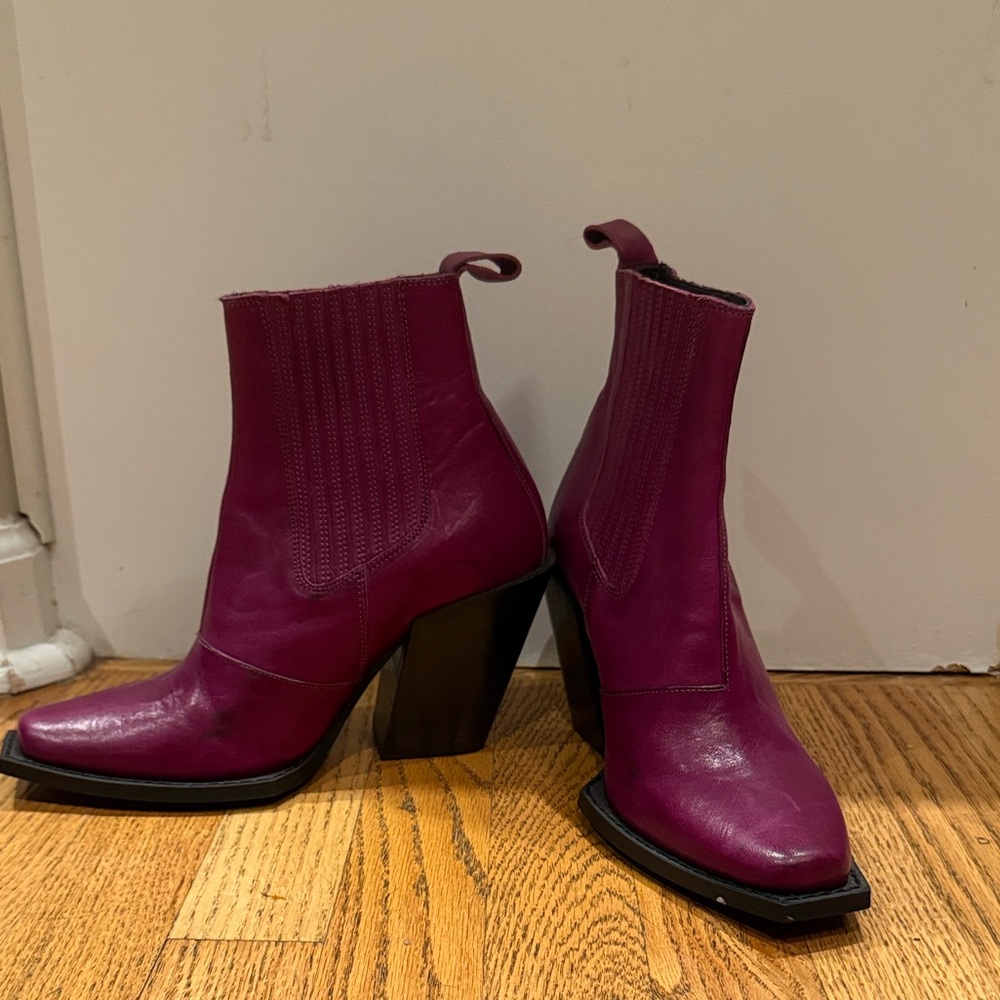 John Fluevog Fuchsia Leather Ankle Boots - Picture 3 of 9
